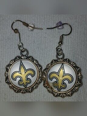 NWT Handcrafted Gold Fleur-de-Lis Dangle Earrings - Women Jewelry